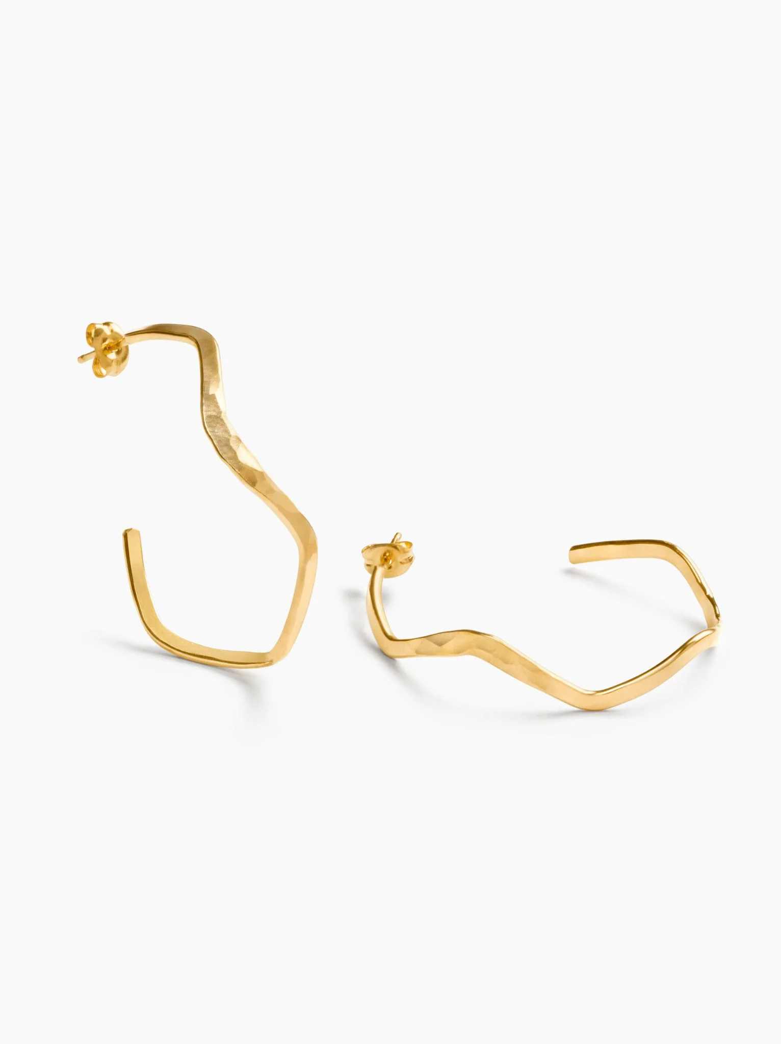 Olivia Wavy Hoops - Image 4